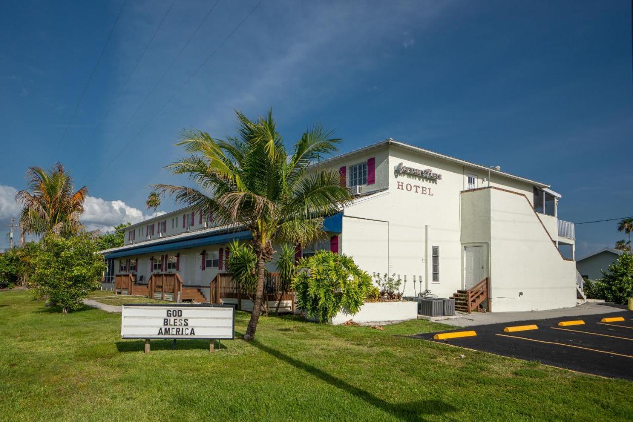 Captain'S Table Hotel By Everglades Adventures Екстер'єр фото