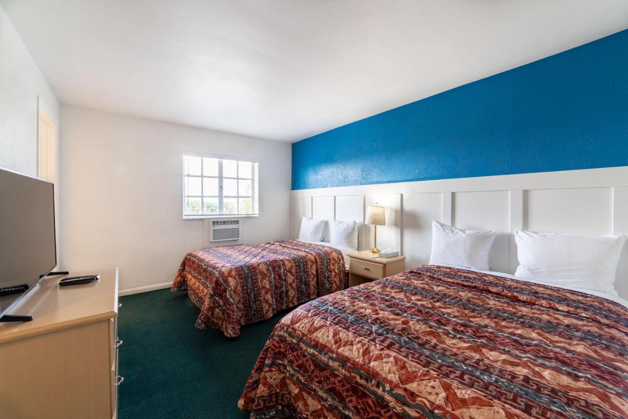 Captain'S Table Hotel By Everglades Adventures Екстер'єр фото