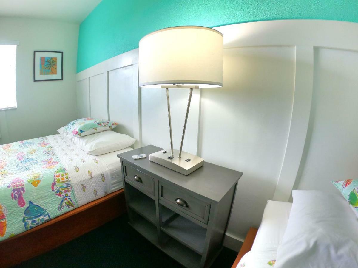 Captain'S Table Hotel By Everglades Adventures Екстер'єр фото